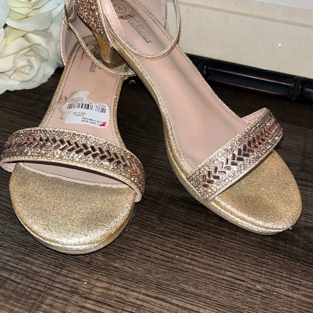 FABULOUS Youth Girls Dress Pump w Ankle Straps Rose Gold EUC sz Big Kids 4 EUC - Picture 3 of 11